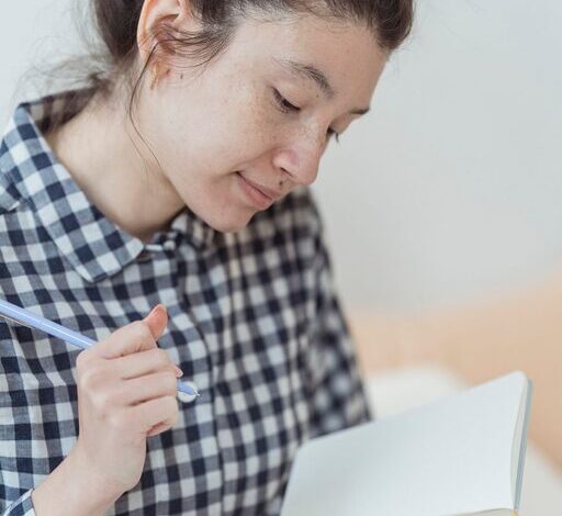 Beginner Guide to Journaling Every Day for a Better Mindset